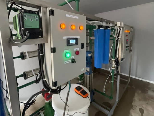Instalación de ósmosis  en importante yacimiento petrolero del norte del país